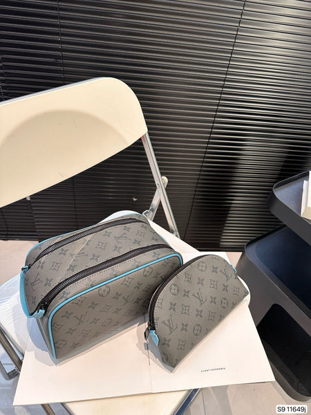 Louis vuitton pouch set