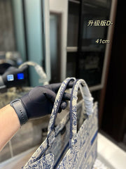 CD Tiger Tote Bag