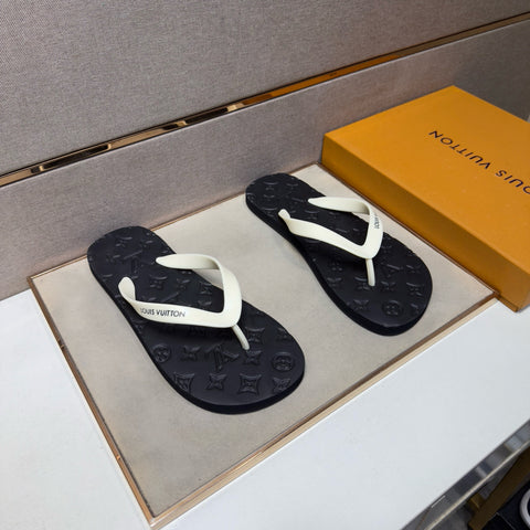 LV slidder limited edition