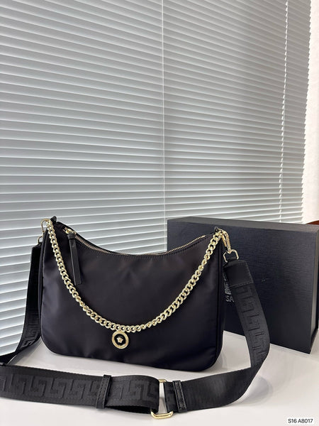 Famous Brand  shoulder handbag