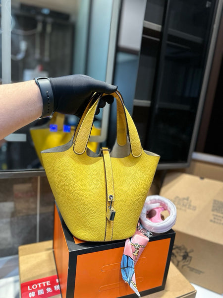 H Bucket bag