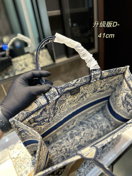 CD Tiger Tote Bag