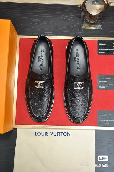 LV shoe size 42 Limited edition
