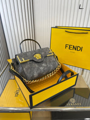 Famous Brand  texture handbag