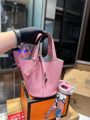 H pink tote handbag