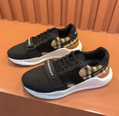 SALE Brberry black edition Size 42