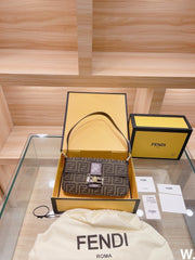 Fndi v Flap bag