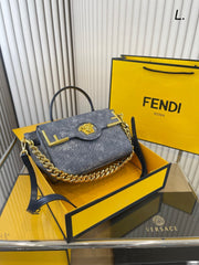 Famous Brand  texture handbag
