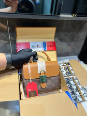 Louis vuitton side bag