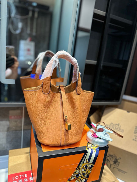 H Bucket bag