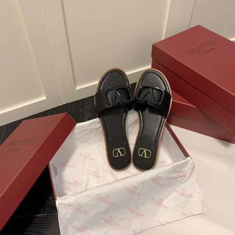 Vltn black edition slipper