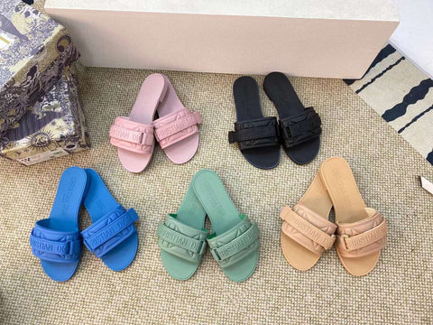 CD strap slipper
