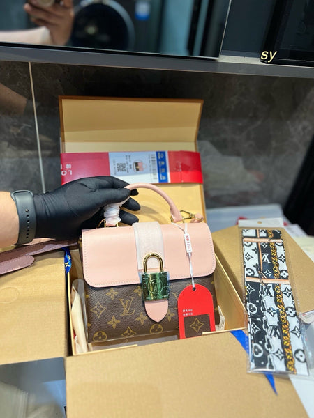 Louis vuitton side bag