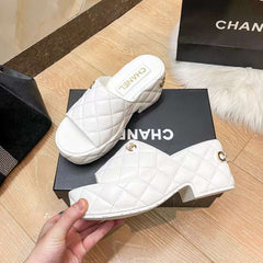 Famous brand C Thick Soled Slippers