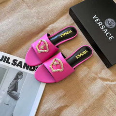 Famous brand V Slipper new