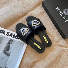 Famous brand V Slipper new