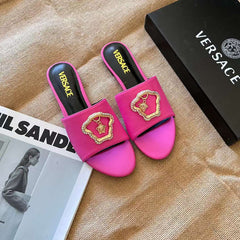 Famous brand V Slipper new