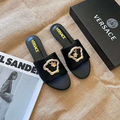Famous brand V Slipper new