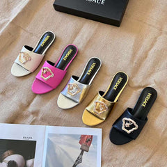 Famous brand V Slipper new