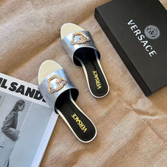 Famous brand V Slipper new